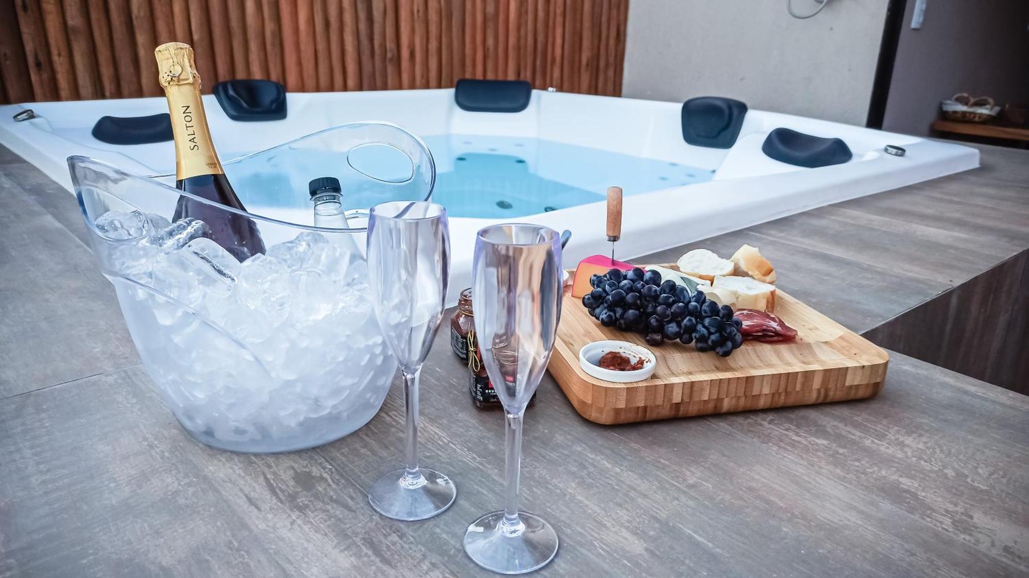 Vila Astra - Jacuzzi Privativa, Natureza E Conforto Alto Paraiso de Goias Bilik gambar